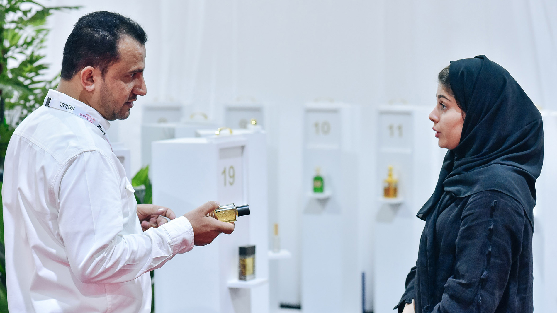 Beautyworld Saudi Arabia - Exhibitor interaction at Fragrance Station