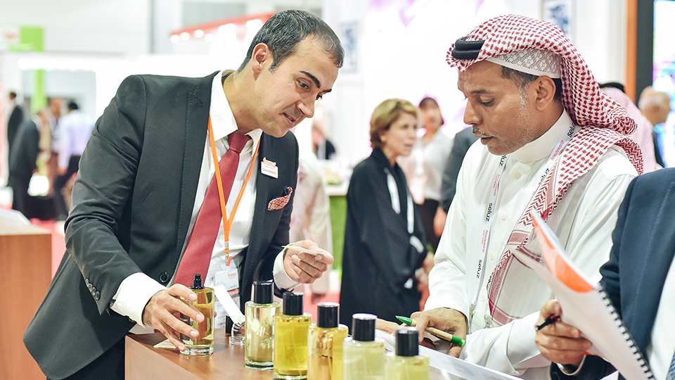 Beautyworld Saudi Arabia - Visitor and exhibitor interaction